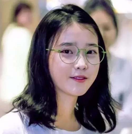 2021年最火的“短发气垫烫”发型，选这5款换上真的很好看