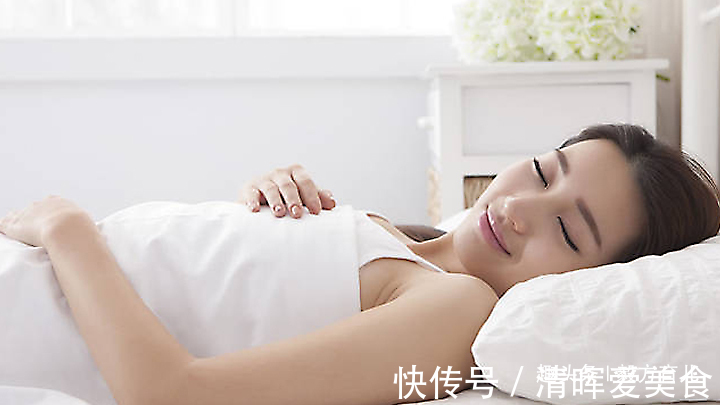 胎儿|孕期睡前不能做的4件事,很多人都控制不住,对胎儿的发育不好