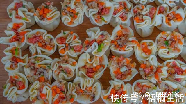 搅拌均匀|早餐别吃包子馒头了,1块钱饺子皮,5种巧用,美味解馋,孩子最爱