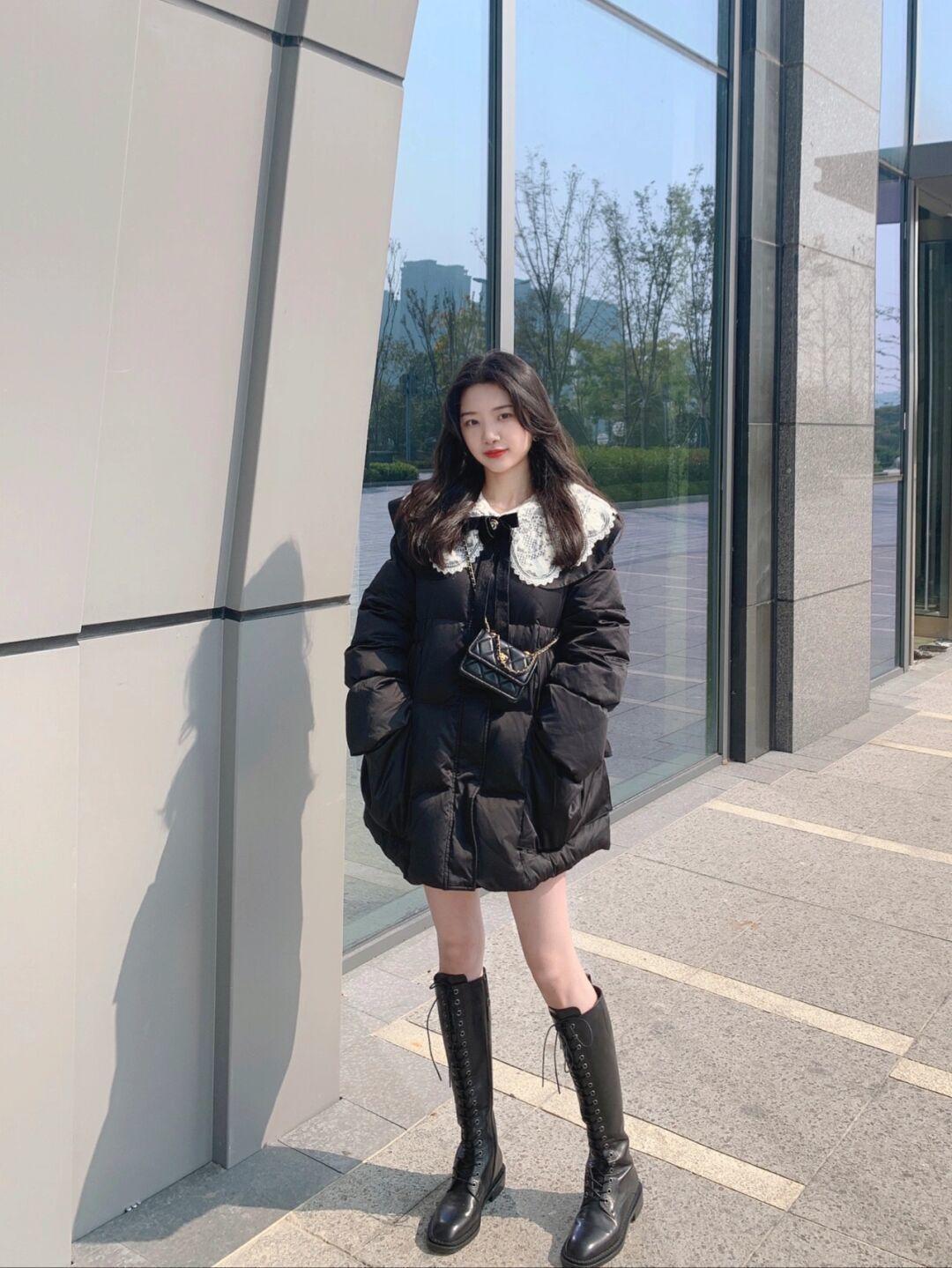 穿搭|降温没“羽绒服”真不行,少女们都爱这4个款,青春洋溢又保暖