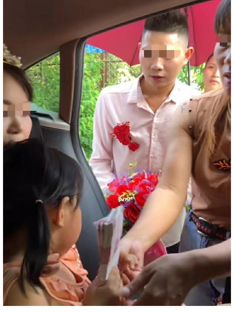 |笑话!“二婚女带孩要20万下车礼,”自媒体把段子当真事发表