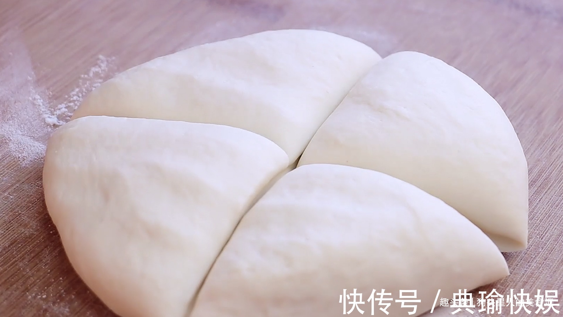 油酥|烙饼时,不要直接烙,多加这两步,饼柔软又起层,3分钟就能出锅
