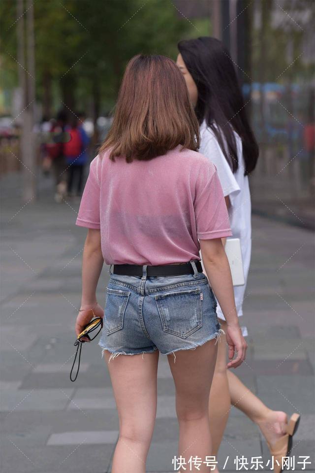 时尚感 简约的穿搭也能穿出时尚感,粉色短袖甜美梦幻,休闲又时尚