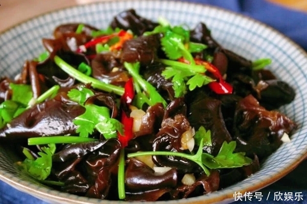 年夜饭寓意老好的几道菜,好吃、好看,家人吃得满意吃出幸福