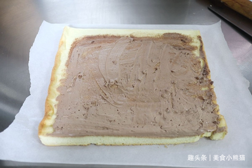 教你制作原味戚风蛋糕卷不裂不粘方法,步骤详细,保证你一学就会