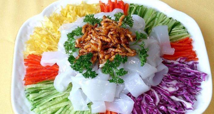 我们山东的婚宴大席,380块钱一桌,包工包料,大家觉得值不值