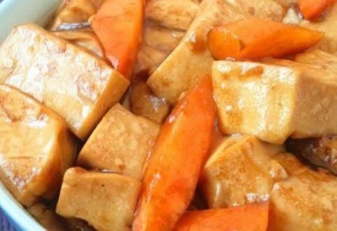 女性过了40岁，多吃的食物，补血养颜，滋润肌肤，更显年轻