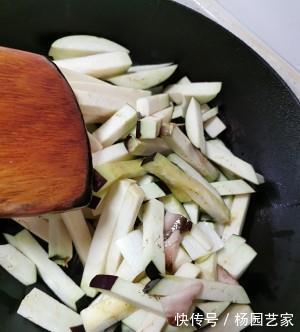 开胃茄子菜谱，西红柿炒茄子，简单美味营养，超级下饭