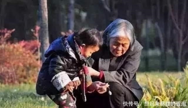 父母|“凭啥你妈带娃就给钱,我妈带娃就应该?”,宝爸暴躁质问被怒怼