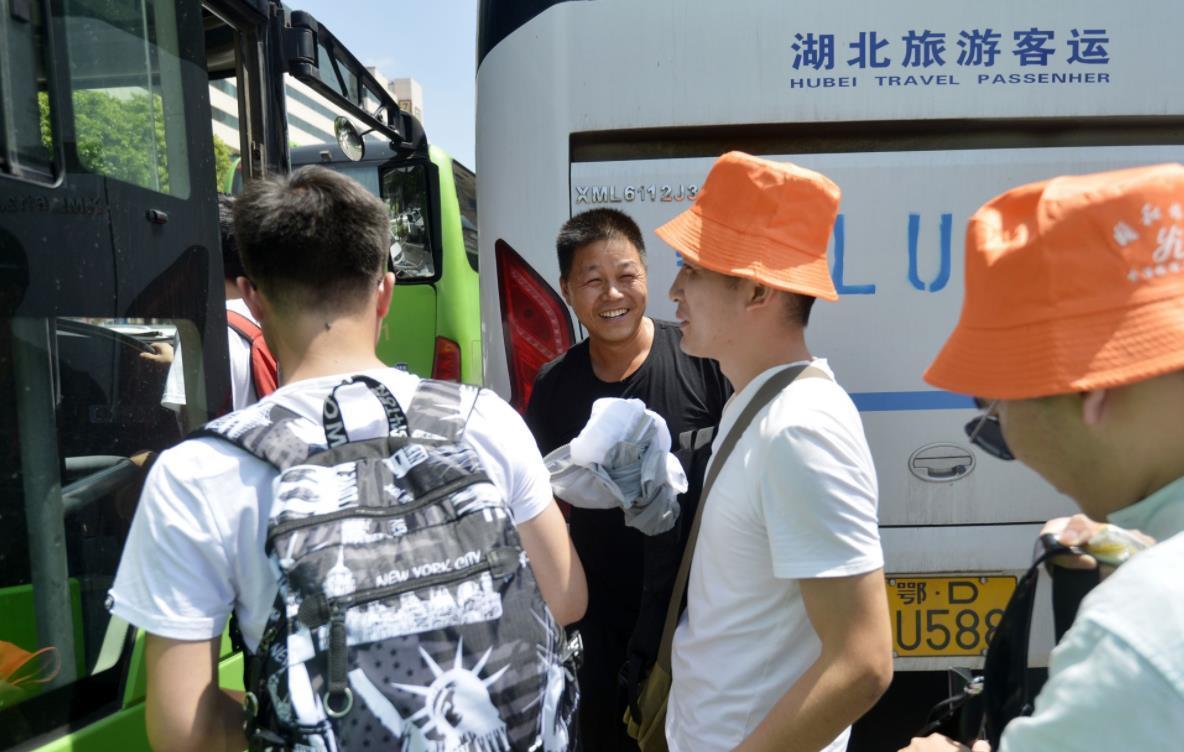 油腻食物|血栓如何一步步堵塞血管？4个习惯不注意，血栓易出现