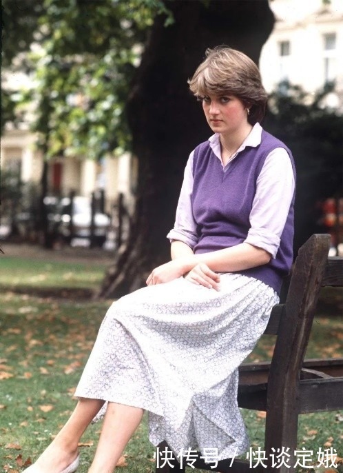 查尔斯|戴安娜的婚鞋:镶着132颗珍珠和542颗亮片,也藏了她的秘密