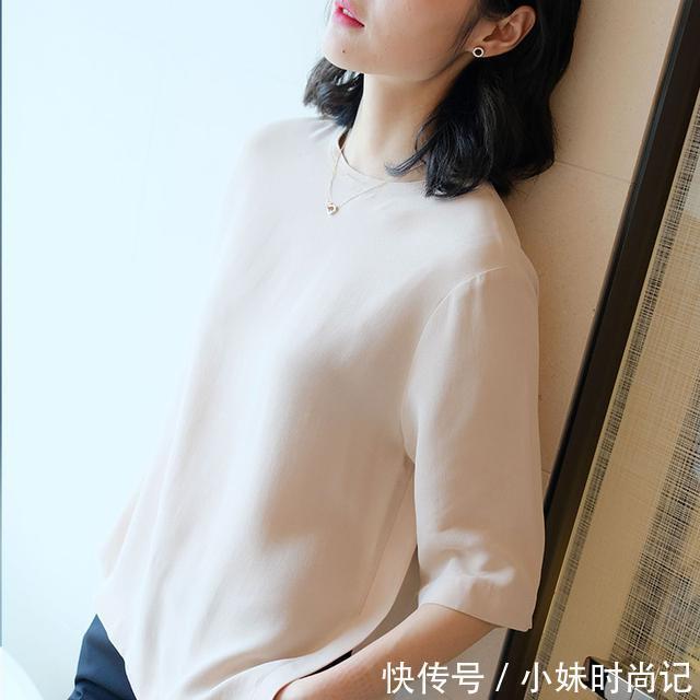 t恤 精致的职场女性,衣柜里需有的8款上衣,高端大气提升气质