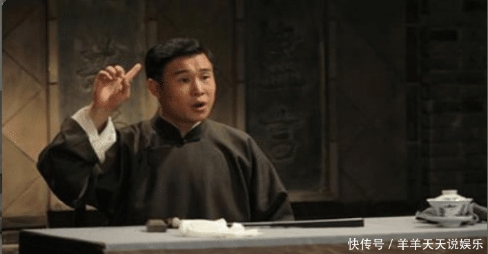 他生前劣迹斑斑,死后却受到万人崇拜,其作品更是成无价之宝