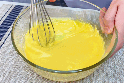 告诉你3个诀窍，在家也能做出梅莓小蛋糕