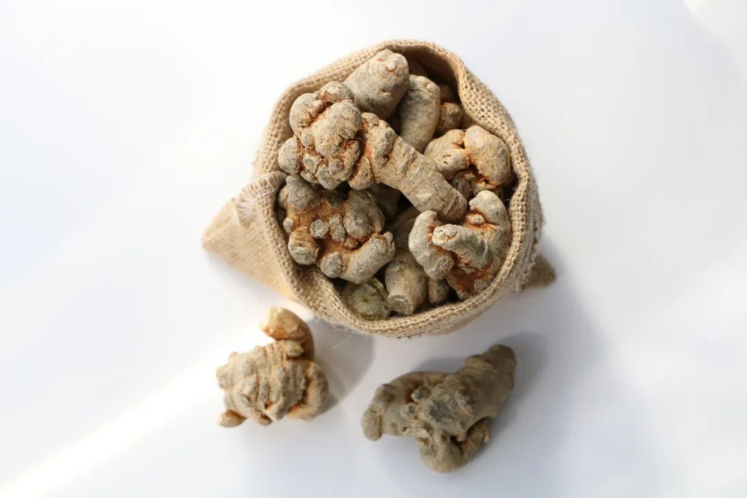 中药|都有通血管的作用，三七和丹参哪一个效果更好？不少人都弄错了