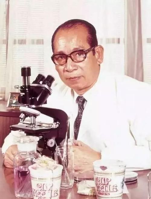 方便面|方便面桶装比袋装贵3块，获知贵到哪里后，我宁可买桶装的面