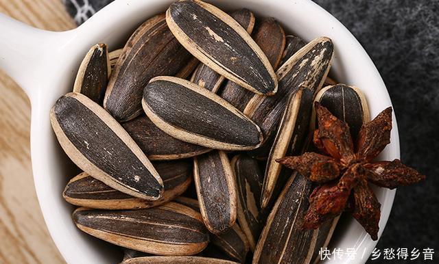 好吃 何炅代言过的这些零食,味道好吃不踩雷,都是刷剧聊天必备小零食