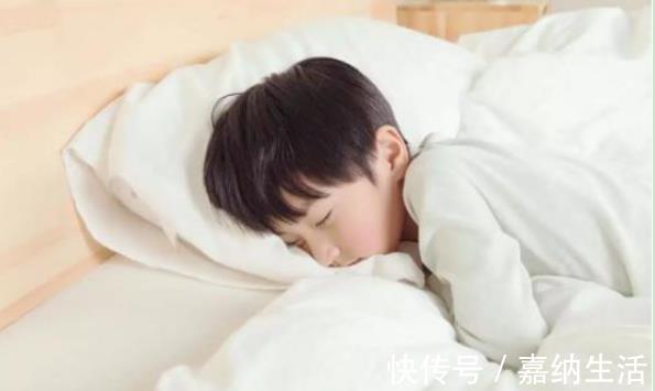 孩子|宝宝睡枕头与不睡枕头，长大后有何差异？父母需提前了解