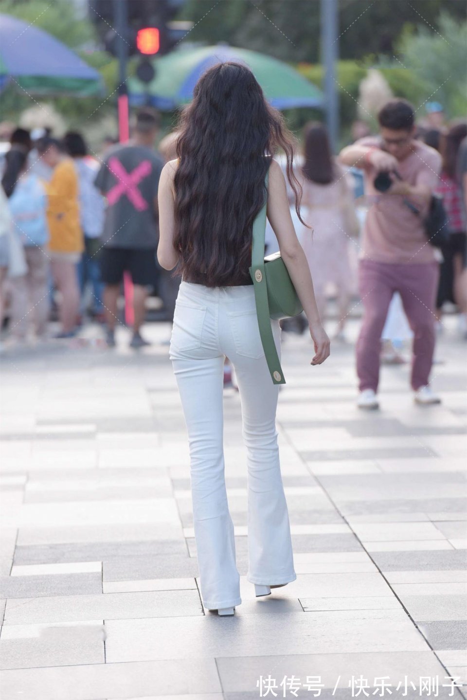 黑发|非常优雅的气质美女,一头靓丽的黑发,自带艳丽感别有一番风情