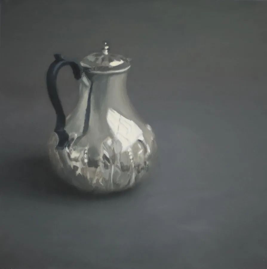 孤独感#柔和的光影和质感,她的静物画散发着一种孤独感!