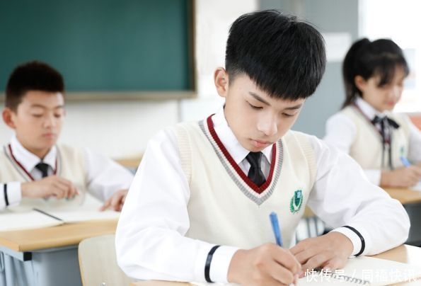 正餐|7岁男童身高145cm,儿科专家提醒:这4点许多家长可以学习