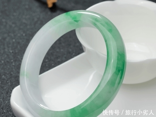 手镯|掌握这五种方法，你也会知道如何挑选翡翠手镯