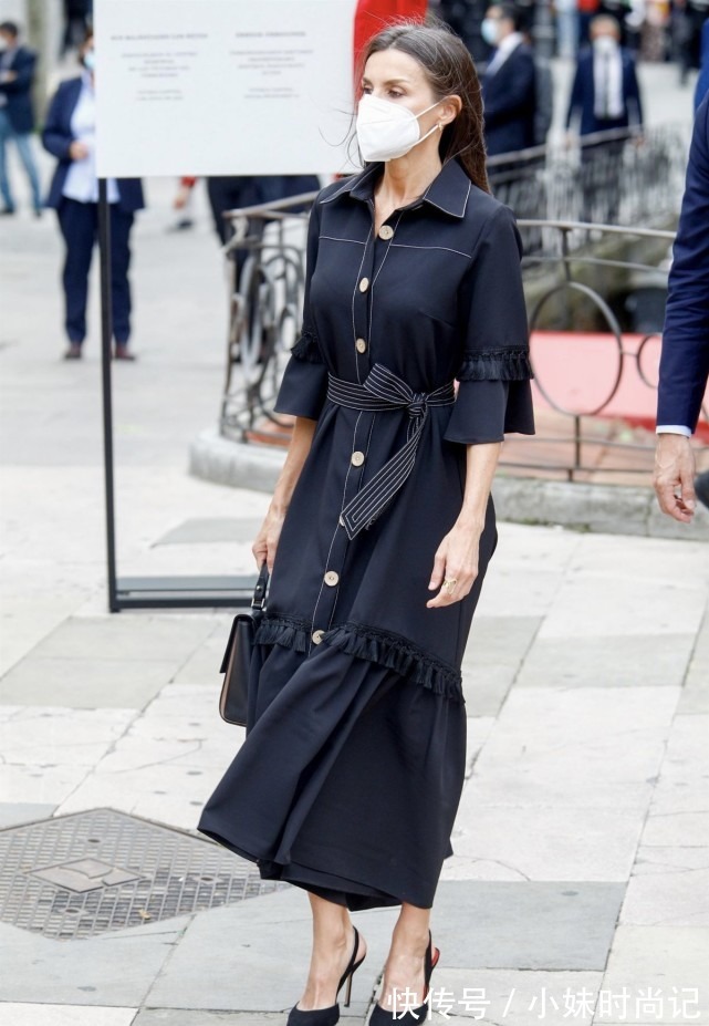 连衣裙 被西班牙王后的气质惊艳到了,穿衬衫连衣裙真优雅,有白发也不怕