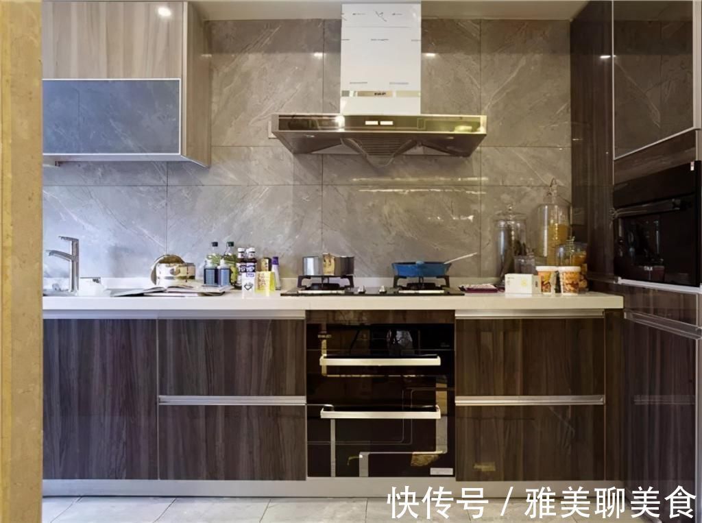 复式建筑|中西合璧，240㎡中式的复式建筑装修，传统美！