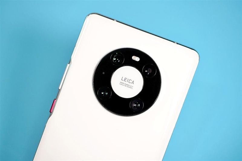 间维度|全球首款自由曲面镜头手机告别畸变！华为Mate40 Pro+超大杯评测