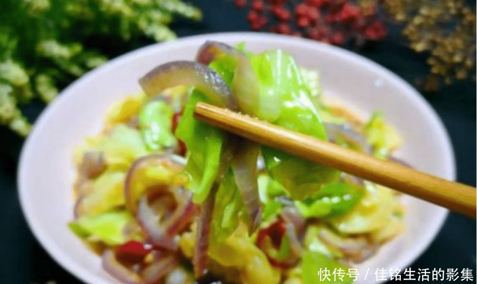  青椒|洋葱和它是绝配，每天炒一盘，简单易学，软化血管，不懂太可惜