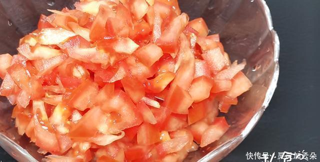 下锅|天冷煮1锅“酸辣汤”来取暖,下锅前多加这1步,鲜香酸爽又暖身