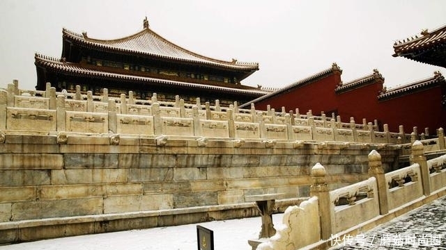 干呕|皇帝看见他忍不住干呕,只因其外貌太丑,相士却道:此人有龙相