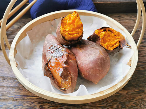  接地|天冷了，这甜品最接地气，抓在手里，边剥皮边吃，暖手又暖胃