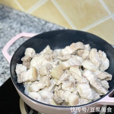 年夜饭｜连汤汁都不会放过的红烧肉卤蛋