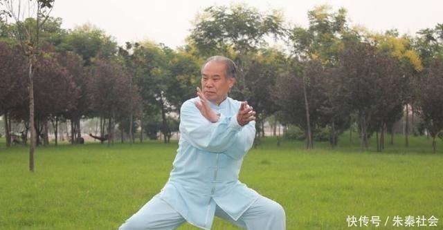 弹弓|妻子退出江湖遭追杀,让老公快走,岂料老公才是隐藏最深的高手!