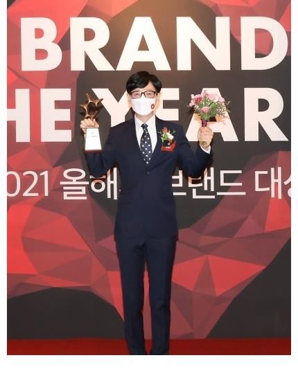 韩国|刘在石再度荣获2021韩国品牌大赏年度最佳男综艺人物奖！