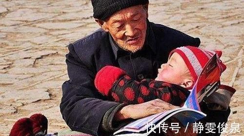 假带娃|老人这些“假带娃”行为，对孩子危害很大，年轻父母赶紧阻止