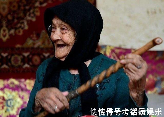 卜筮&人可以活多久?俗话说“人老两年坎”,易经讲这2个年龄段需留意