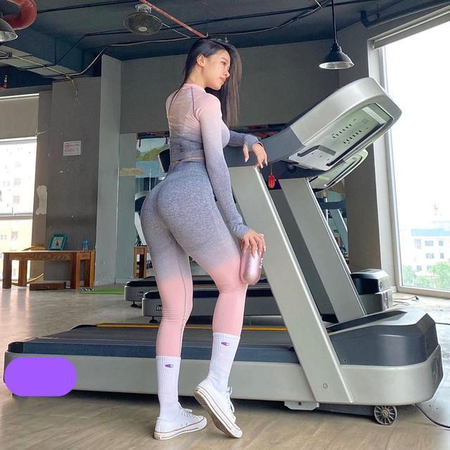 肌肉线条|越南健身女教练,身材饱满,肌肉线条美,忍不住多看两眼