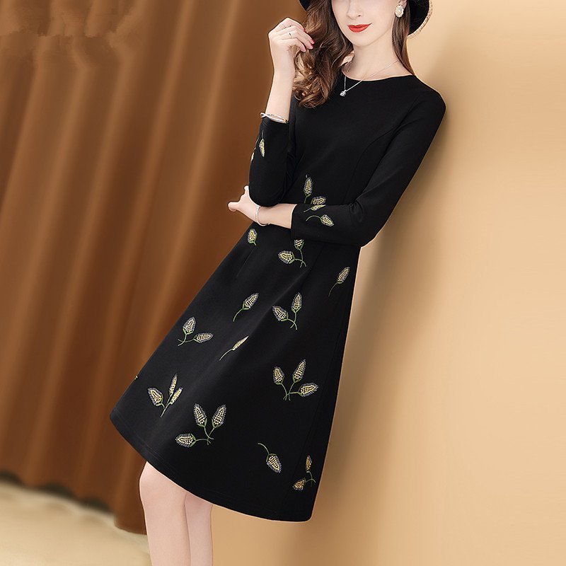 冬裙 今年流行一种冬裙,叫“过膝式”羊毛裙,搭短靴,美的一步三回眸