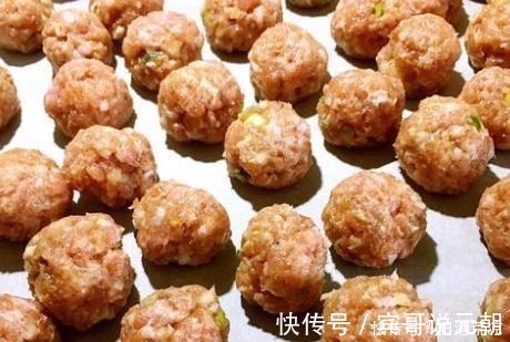 猪肉馅|大厨老爸炸丸子的秘诀掌握3个技巧,丸子香酥不松散,一次成功