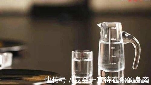中老年人|年纪越大越需要忌口?提醒:40岁后,这3种食物能不吃就不吃