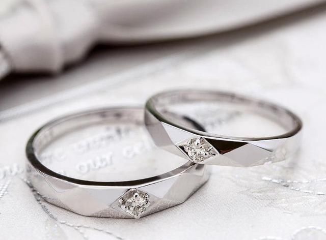 选购|不同经济情况的人!如何选购适合的情侣戒指