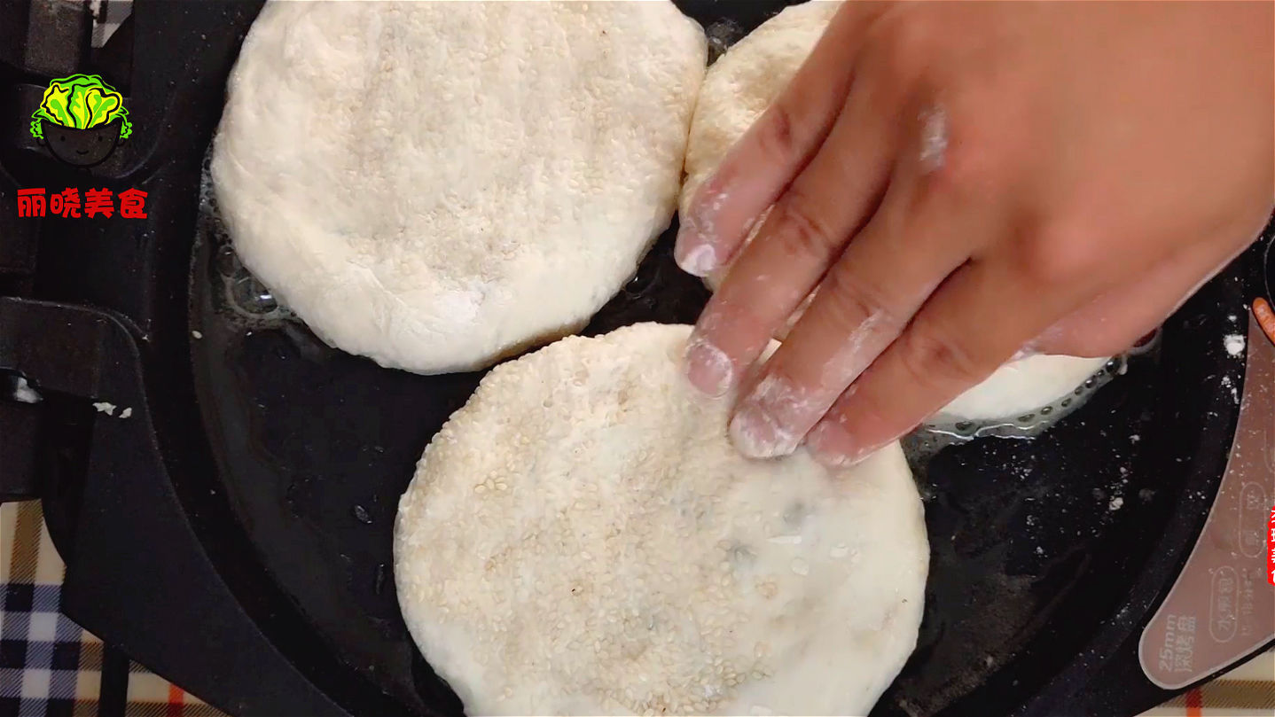 葱花饼|烙饼一定要软,别下手和面,教你凉了也不硬的葱花饼,真的太香了
