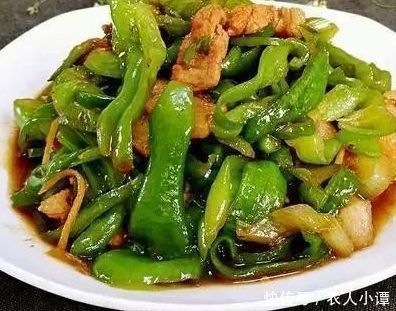 辣椒炒肉先炒辣椒还是先炒肉?很多人都做错了,难怪炒不好吃