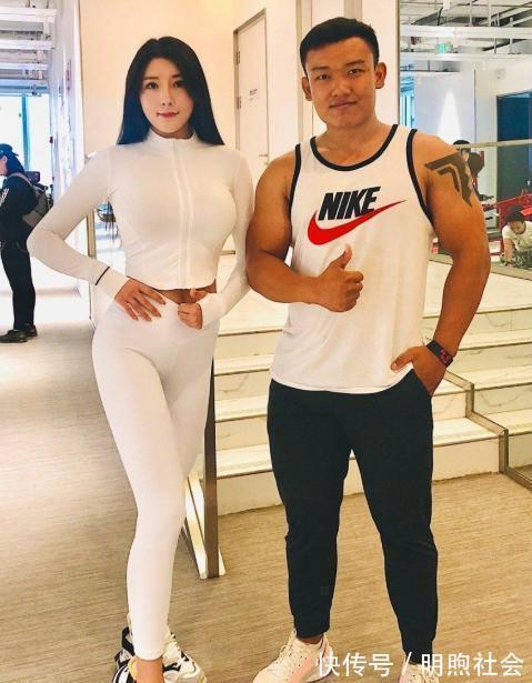 女神|95后女神刘太阳,S形身材让人羡慕,坚持运动是关键