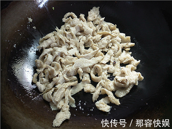 弹牙|不论男女,早上空腹吃点它,清肠排便瘦得快,口臭便秘都消失了!