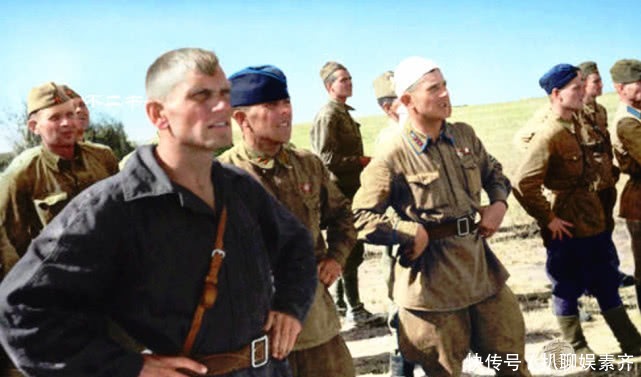 苏德战争|二战上色老照片：惨烈的斯大林格勒战役、美军俘获日军军旗