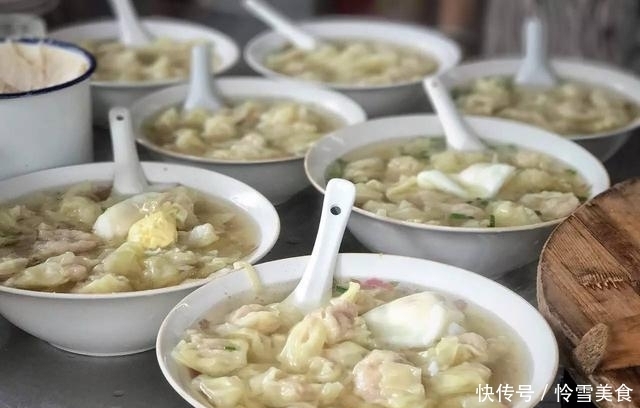 排队|农村夫妻街头卖它,5元一碗,十年未涨价,食客凌晨5点排队购买