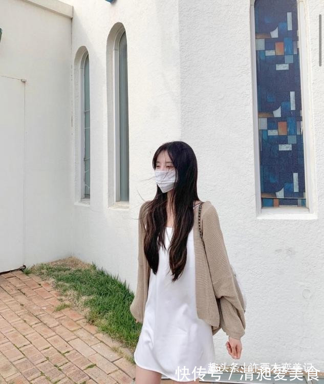 时髦 扔掉你的碎花裙!今夏流行这“3种”裙子,40岁女人穿更时髦减龄